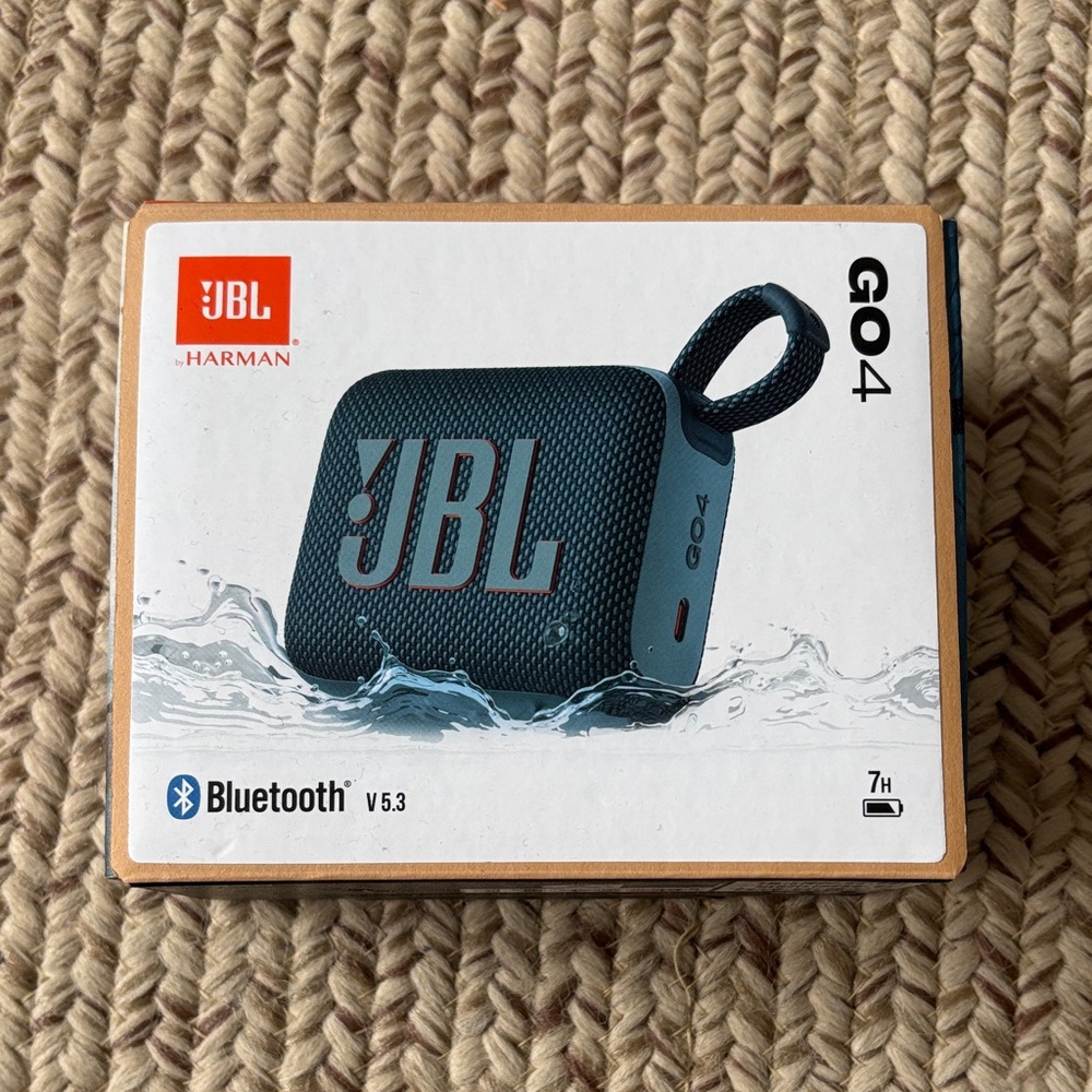 JBL GO 4 Portable Speaker in Dark Blue